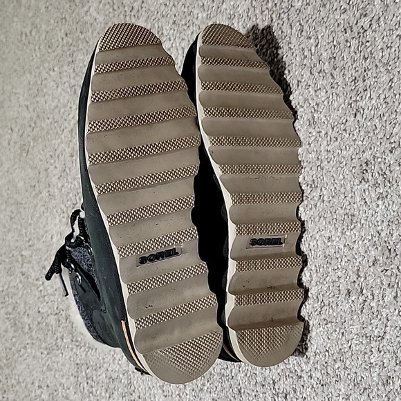 Sorel Boots - Picture 7 of 8